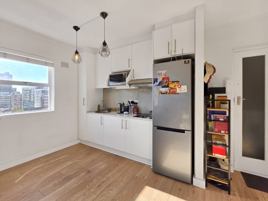 1 Bedroom Property for Sale in Gardens Western Cape